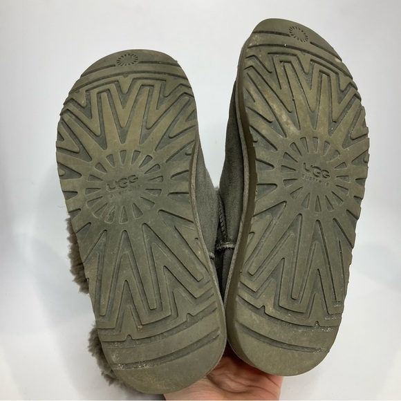 UGG Bailey Button gray suede boots size 8 - Picture 7 of 8